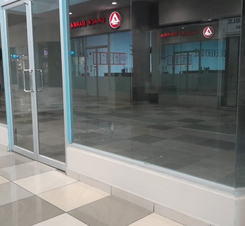 Albrook: En Plaza Comercial con +100 estacionamientos