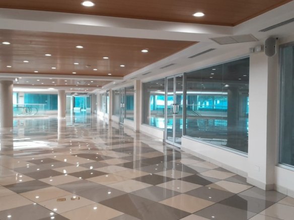 Albrook: En Plaza Comercial con +100 estacionamientos
