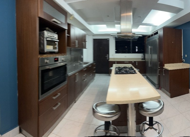 Amplia Casa con Piscina, de 4 recámaras en Sector de Excelente Altura y Nivel: Betania – Altos del Dorado