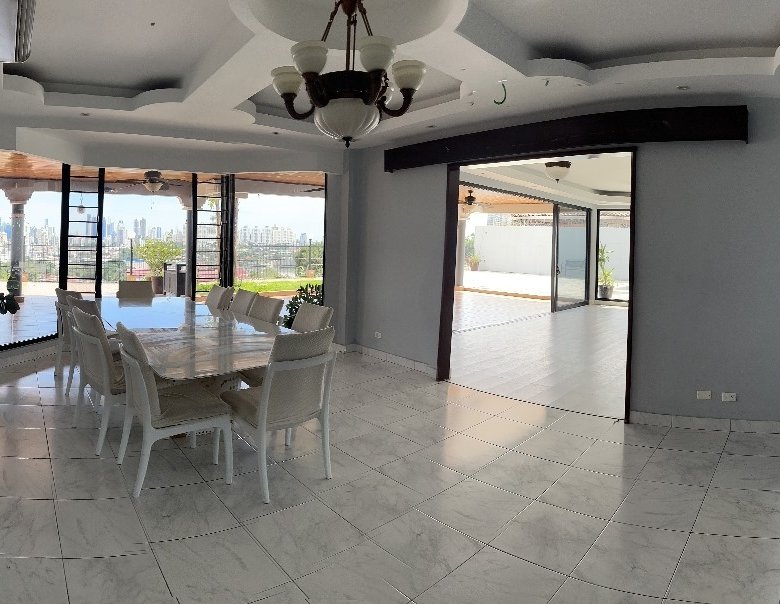 Amplia Casa con Piscina, de 4 recámaras en Sector de Excelente Altura y Nivel: Betania – Altos del Dorado