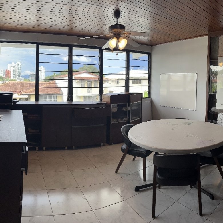 Amplia Casa con Piscina, de 4 recámaras en Sector de Excelente Altura y Nivel: Betania – Altos del Dorado