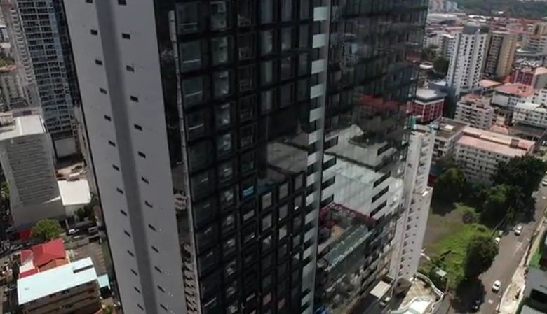 Armani Casa – NUOVO, cerca Cinta Costera, Bella Vista: Apartamento con terraza