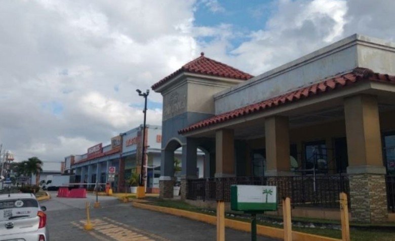 Brisas del Golf – Local Comercial de Planta Baja: En Plaza Comercial con estacionamientos