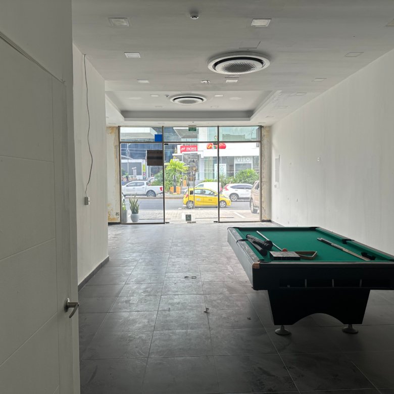 Calle 50: Local Comercial de Planta Baja, con Terraza