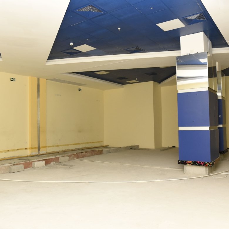 Los Andes Mall: Local Comercial dentro de Mall, con Acabados