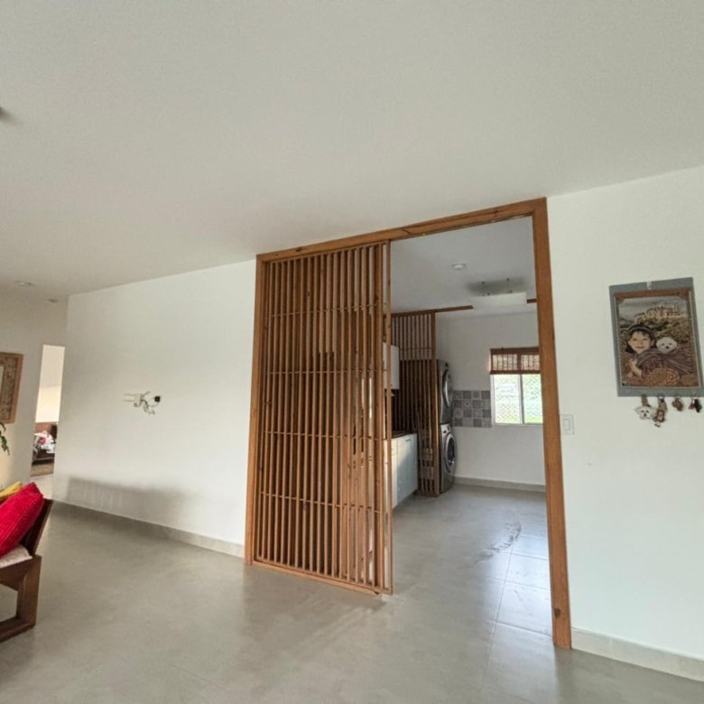 Casa de Campo con Piscina y Jacuzzi: Amplio terreno con BBQ