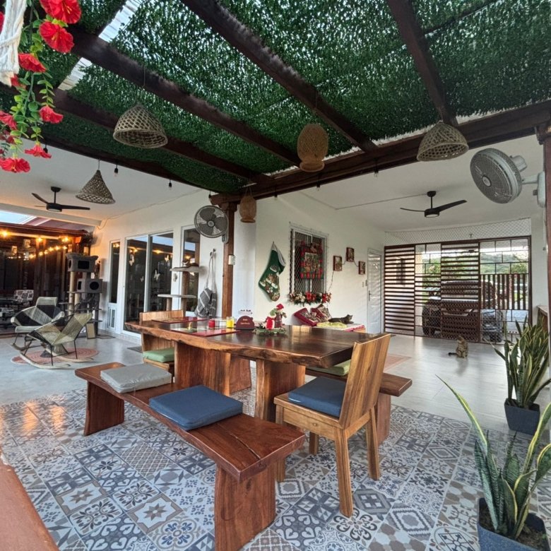 Casa de Campo con Piscina y Jacuzzi: Amplio terreno con BBQ