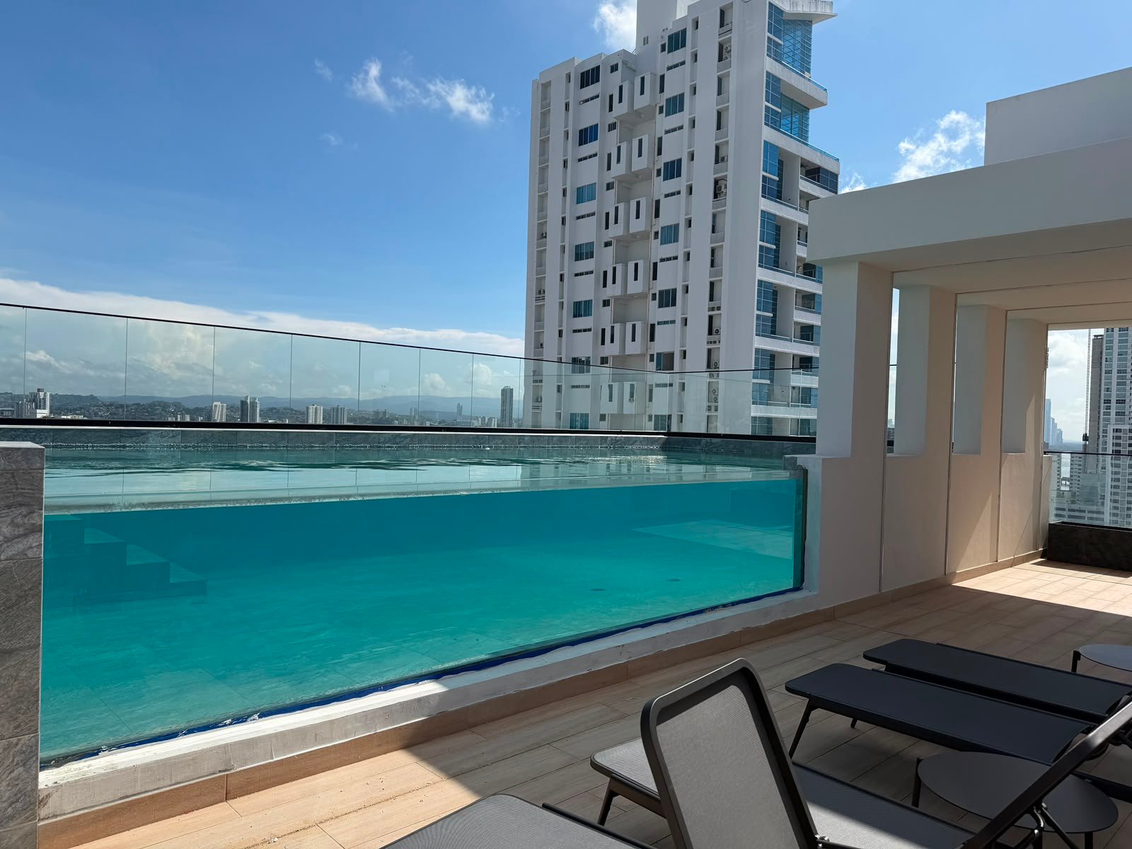 Apartamento Llave en Mano, Amoblado, Convertible a 2-recamaras: San Francisco, airbnb-friendly