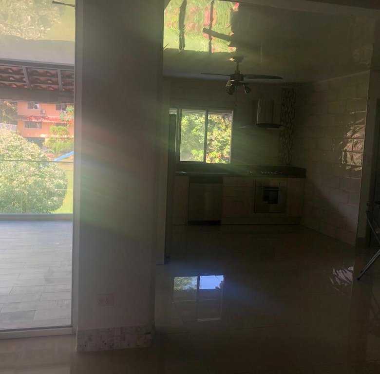 Clayton: Amoblada – Casa / Town – Home, de 7 Recámaras, 2 Terrazas y Area Verde
