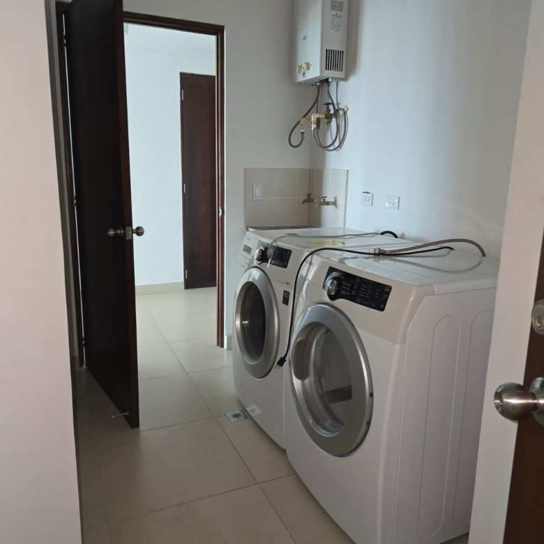 Playa Vista Mar, con Campo de Golf: Amoblado, Las Olas, apartamento de 313m2