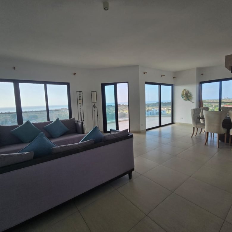 Playa Vista Mar, con Campo de Golf: Amoblado, Las Olas, apartamento de 313m2