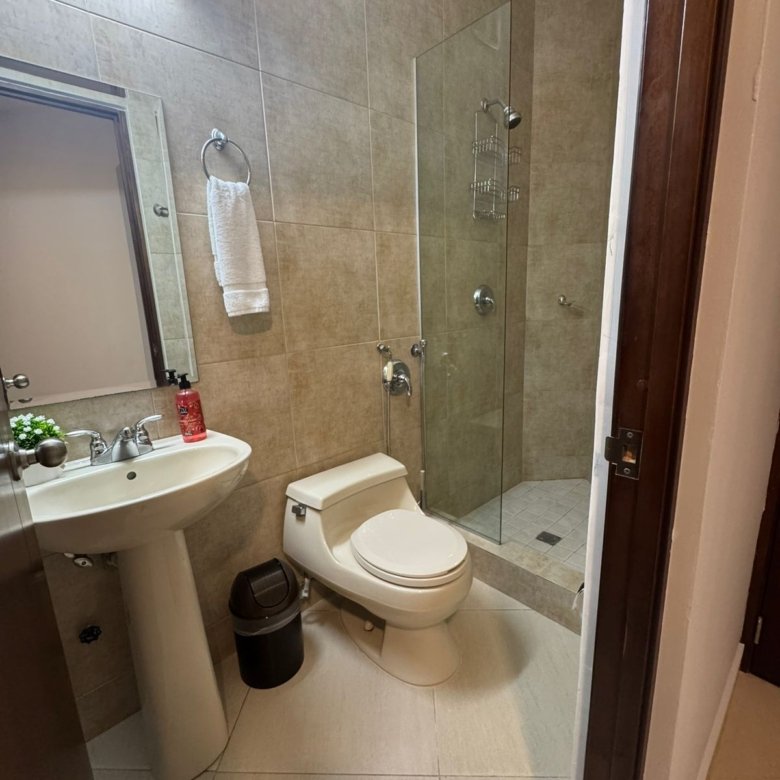 Playa Vistamar: Amplio Apartamento en Las Olas, Amoblado