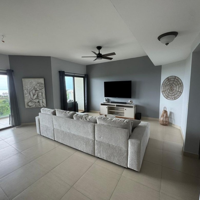 Playa Vistamar: Amplio Apartamento en Las Olas, Amoblado