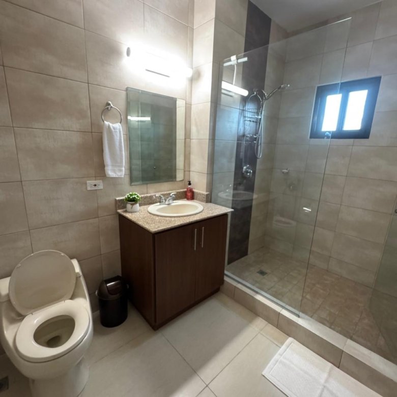 Playa Vistamar: Amplio Apartamento en Las Olas, Amoblado