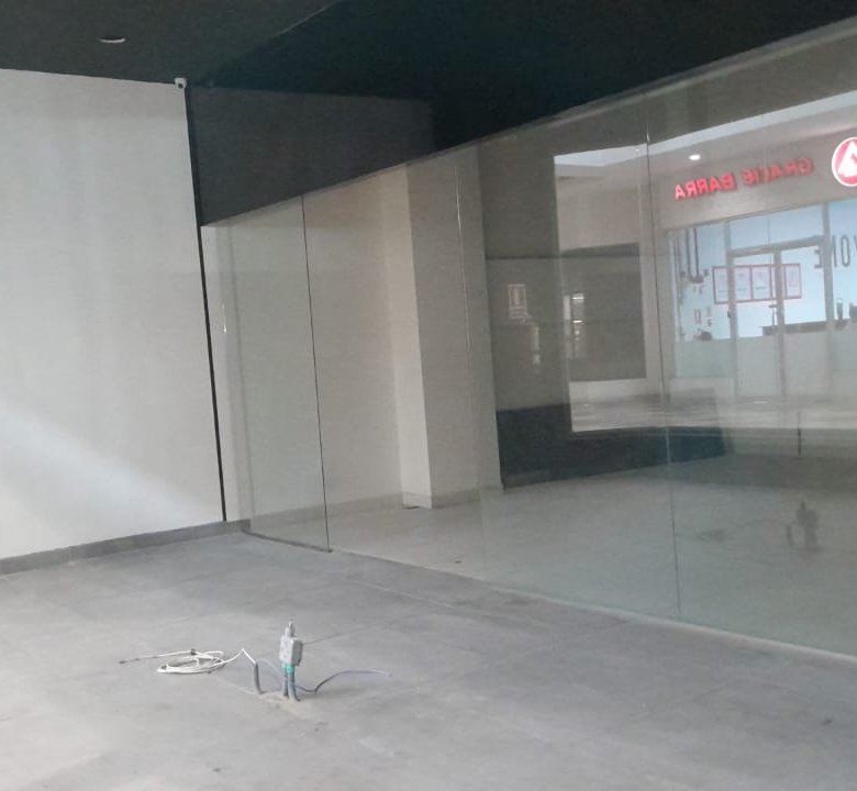 Albrook: En Plaza Comercial con +100 estacionamientos