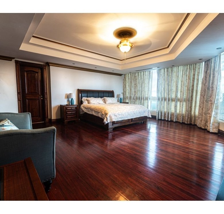 Marbella – Pent House con vista al Mar: Caminable a Cinta Costera