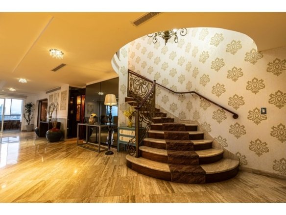 Marbella – Pent House con vista al Mar: Caminable a Cinta Costera