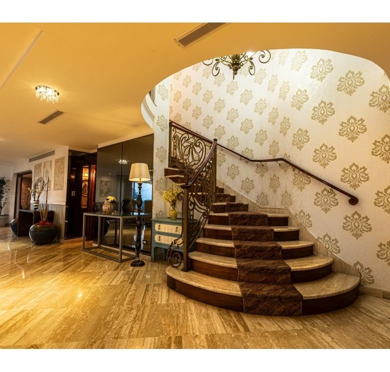 Marbella – Pent House con vista al Mar: Caminable a Cinta Costera
