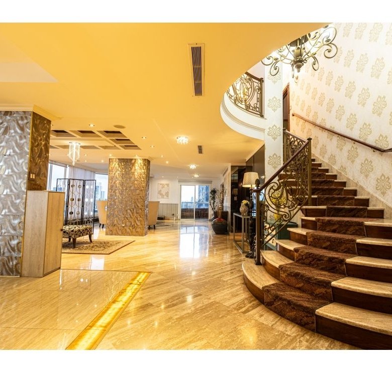 Marbella – Pent House con vista al Mar: Caminable a Cinta Costera