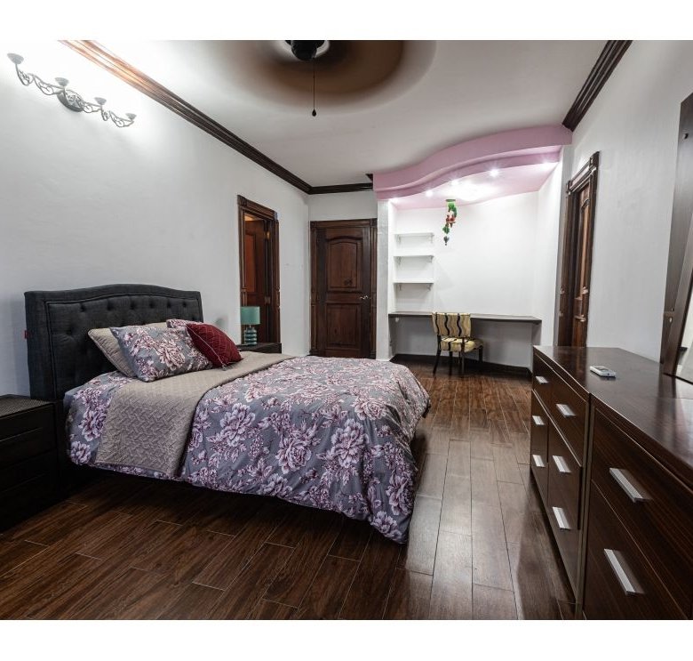 Marbella – Pent House con vista al Mar: Caminable a Cinta Costera