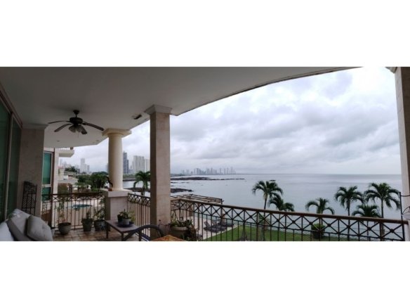 Punta Pacifica – Pacific Point, Frente Al Mar: Apartamento de Lujo