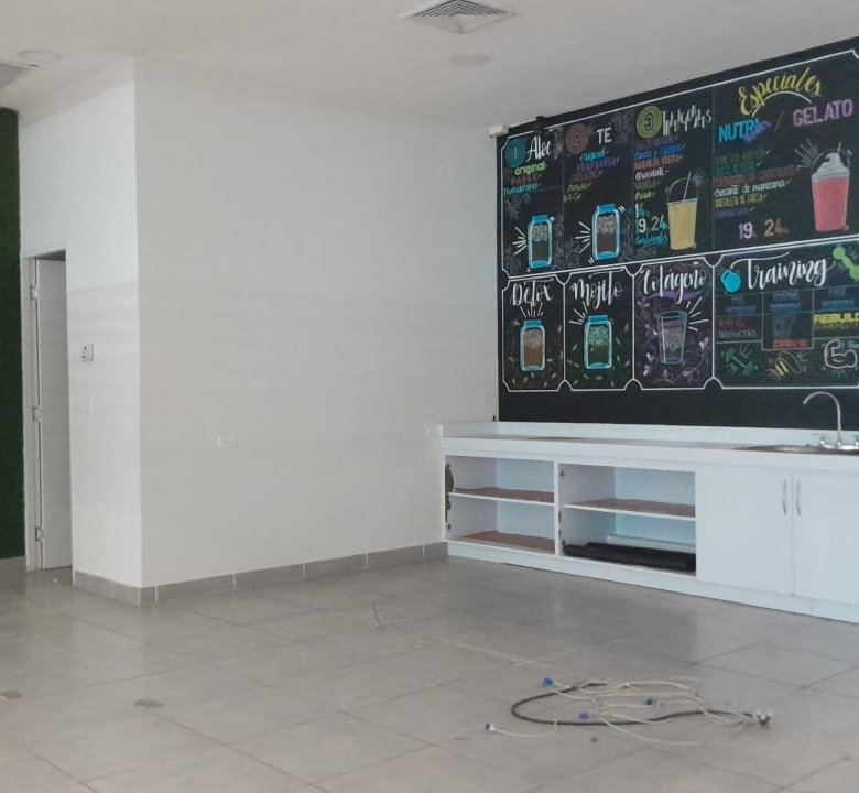 Albrook: En Plaza Comercial con +100 estacionamientos