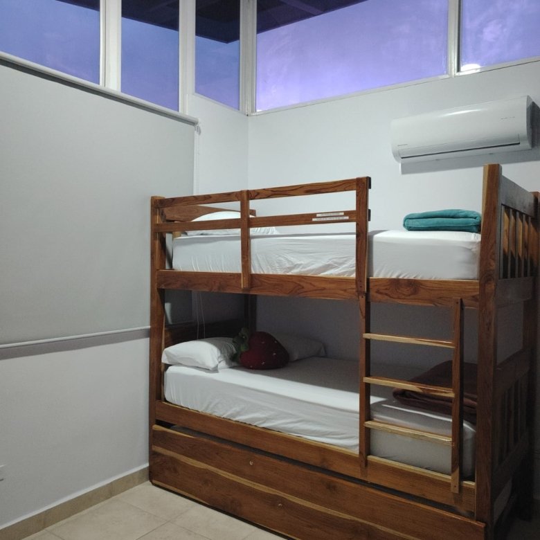 Casa Amoblada de Playa en Residencial Frente Al Mar – Coronado: Paradise Point