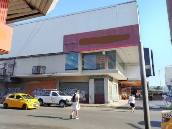 Calidonia – Local Comercial / Edificio Completo: En esquina