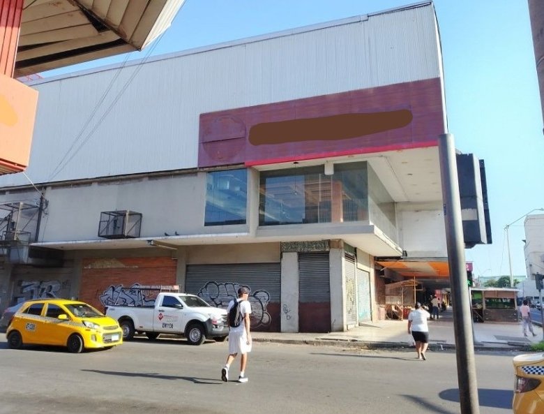 Calidonia – Local Comercial / Edificio Completo: En esquina