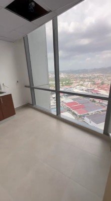 Oficina Amoblada o Sin Muebles, en Costa del Este: Piso Alto