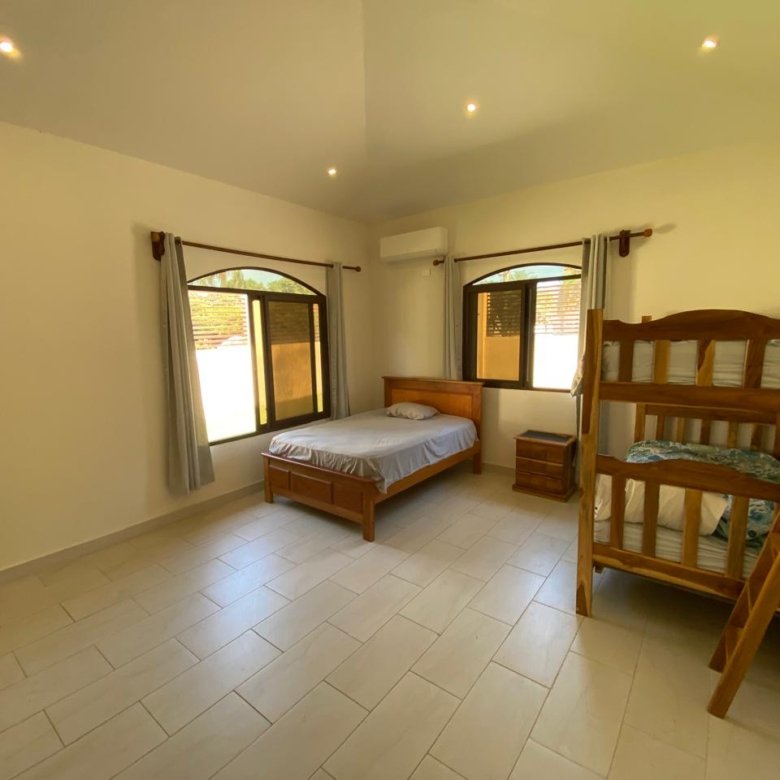 Casa de Playa, dentro de Campo de Golf, Amoblada: con 2000m2 de terreno