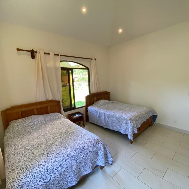 Casa de Playa, dentro de Campo de Golf, Amoblada: con 2000m2 de terreno