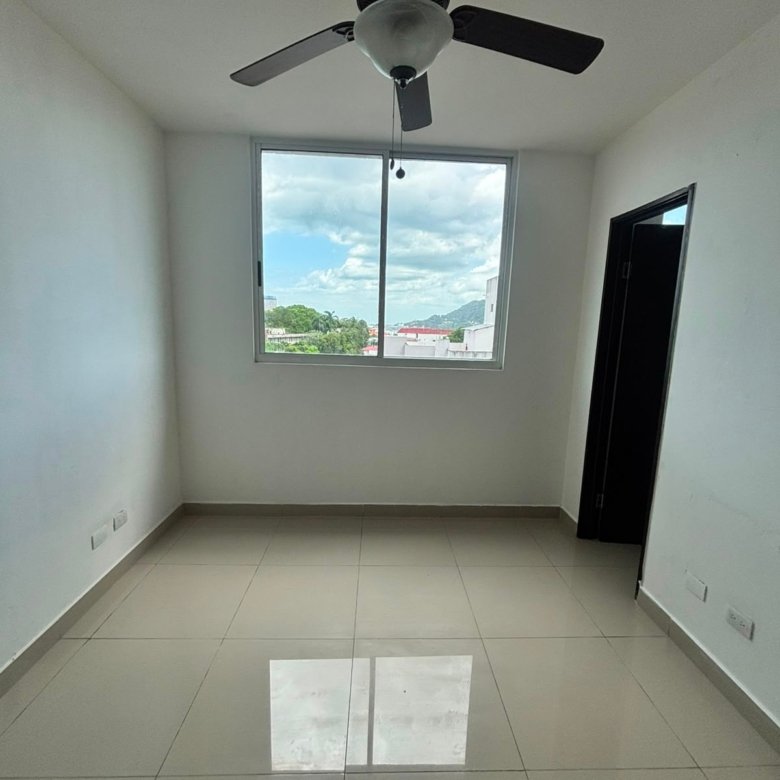 Apartamento en Perejil, Centro de la Ciudad, Cercano a Metro y sector de La Cresta