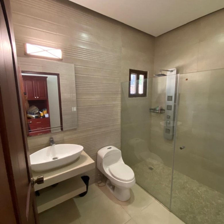 Casa de Playa, dentro de Campo de Golf, Amoblada: con 2000m2 de terreno