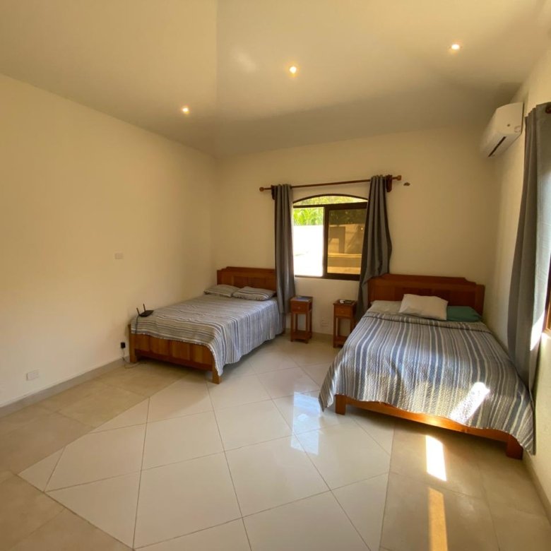 Casa de Playa, dentro de Campo de Golf, Amoblada: con 2000m2 de terreno