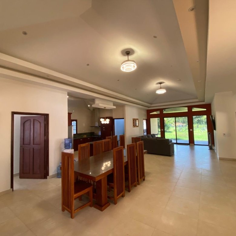 Casa de Playa, dentro de Campo de Golf, Amoblada: con 2000m2 de terreno