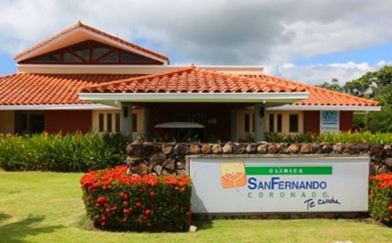 Casa de Playa, dentro de Campo de Golf, Amoblada: con 2000m2 de terreno