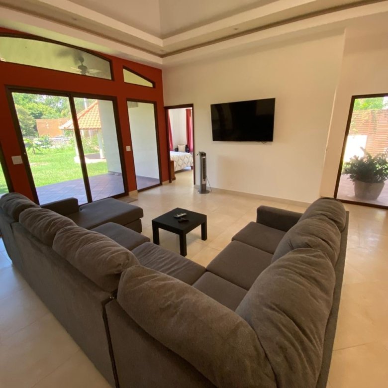 Casa de Playa, dentro de Campo de Golf, Amoblada: con 2000m2 de terreno