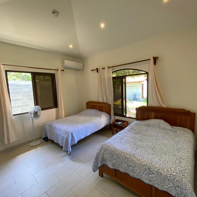 Casa de Playa, dentro de Campo de Golf, Amoblada: con 2000m2 de terreno