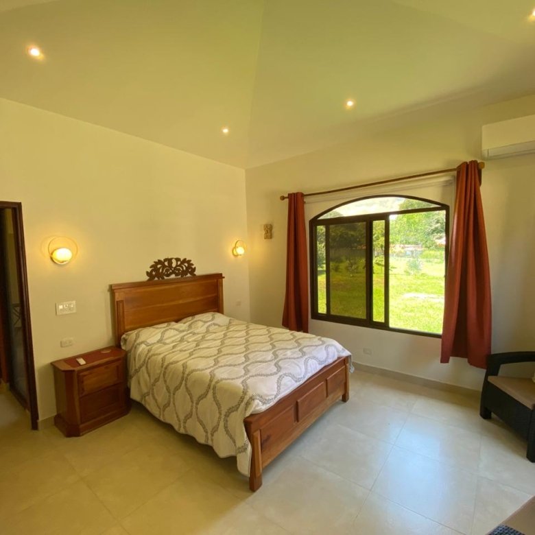 Casa de Playa, dentro de Campo de Golf, Amoblada: con 2000m2 de terreno