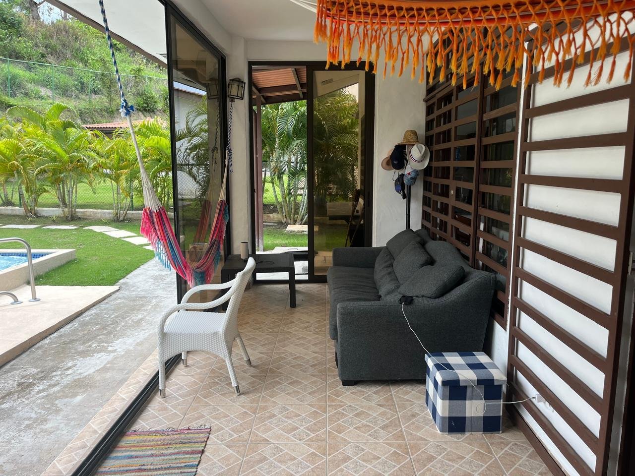 Casa – Villa de Playa, Piedras Gordas, Panama: con Piscina Privada y Jacuzzi