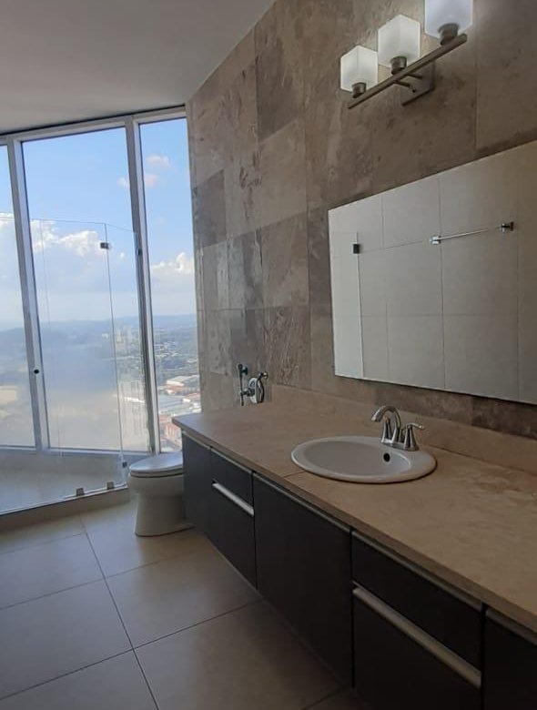 Av Balboa, Frente Al Mar: Rivage Hermoso Apartamento 1 Recamara, 1.5 Baños