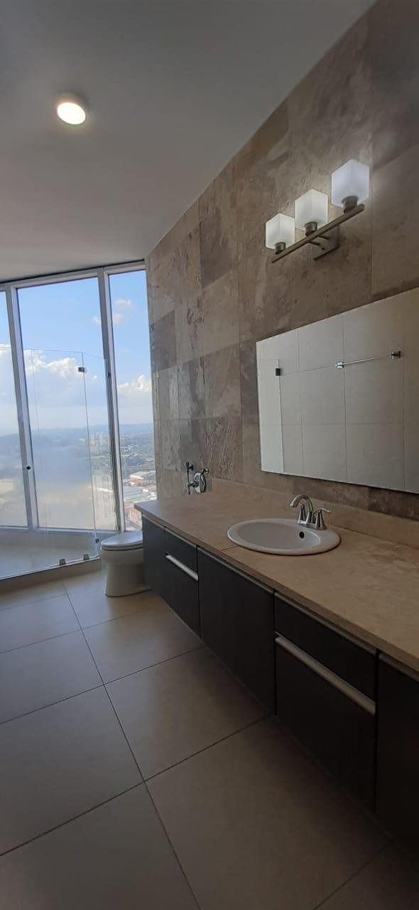 Av Balboa, Frente Al Mar: Rivage Hermoso Apartamento 1 Recamara, 1.5 Baños