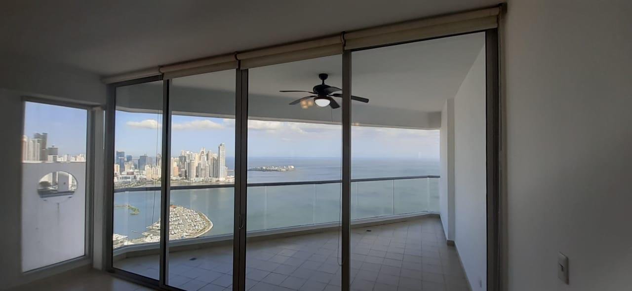 Av Balboa, Frente Al Mar: Rivage Hermoso Apartamento 1 Recamara, 1.5 Baños