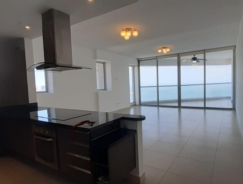 Av Balboa, Frente Al Mar: Rivage Hermoso Apartamento 1 Recamara, 1.5 Baños