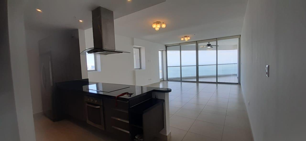 Av Balboa, Frente Al Mar: Rivage Hermoso Apartamento 1 Recamara, 1.5 Baños