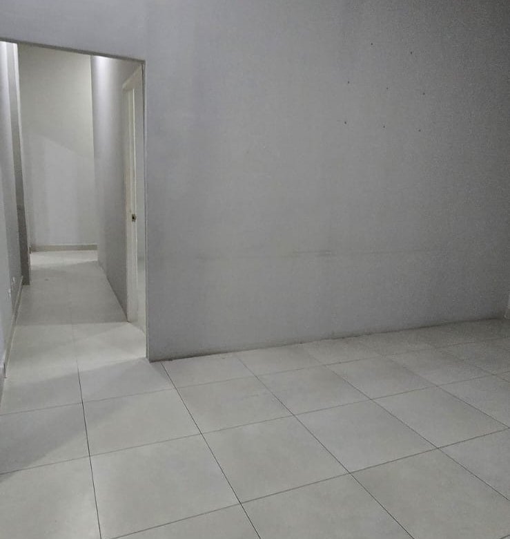 San Francisco / Altos del Golf: Local Comercial de Planta Alta, en Plaza con Estacionamientos