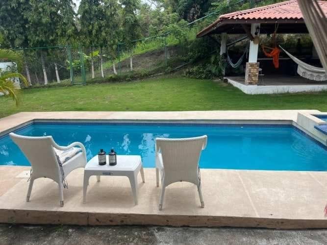 Casa – Villa de Playa, Piedras Gordas, Panama: con Piscina Privada y Jacuzzi