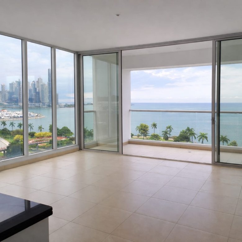 Av Balboa, Frente Al Mar: Rivage Hermoso Apartamento 2 Recamaras + 2 baños + 2 parking