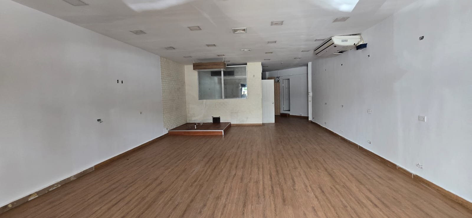 San Francisco, Calle 50: Local Comercial de Planta Baja, en Plaza Comercial